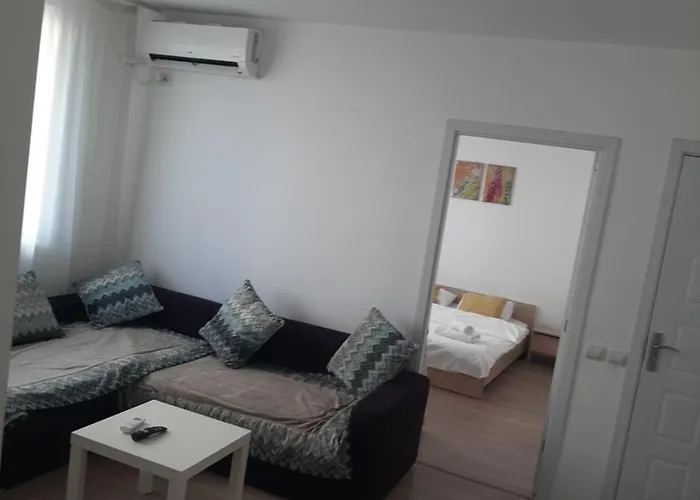 Urban House Apartment *